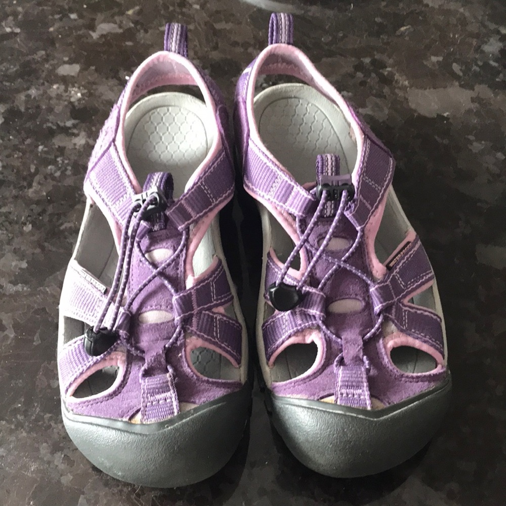 Keen sandal